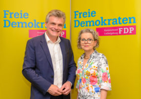 Bundestagskandidat Oliver Martin mit der FDP-Kreisvorsitzenden Viola Noack (Bild: Wolfgang Vogt)